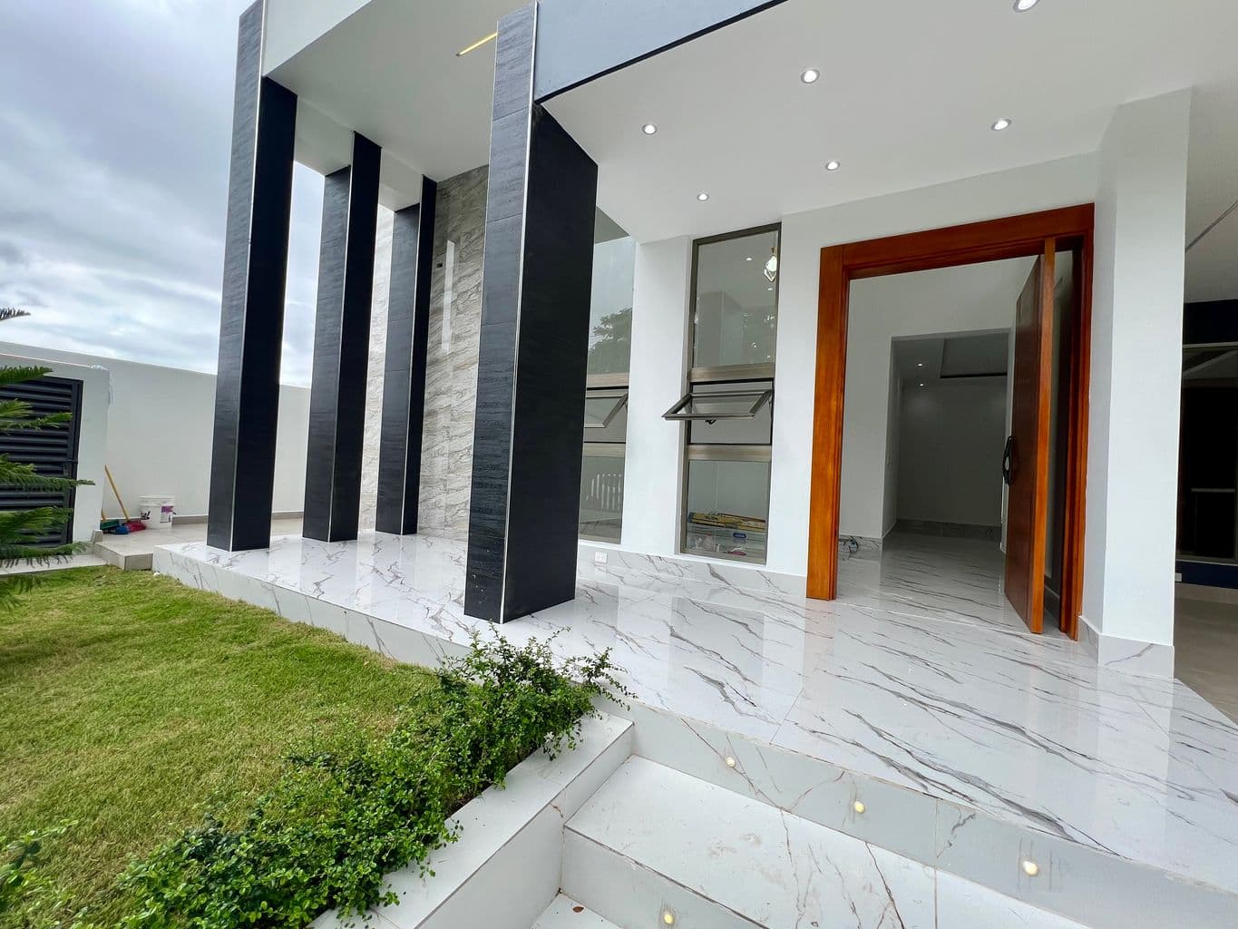 Gallery image 1